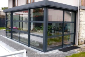 Véranda sur mesure à Langon : inspirations et conseils d’installation